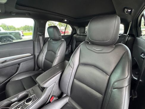 Used 2019 Cadillac XT4 Premium Luxury w/ Cold Weather Package AWD/4WD image 14