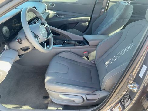 Used 2024 Hyundai Elantra SEL image 5