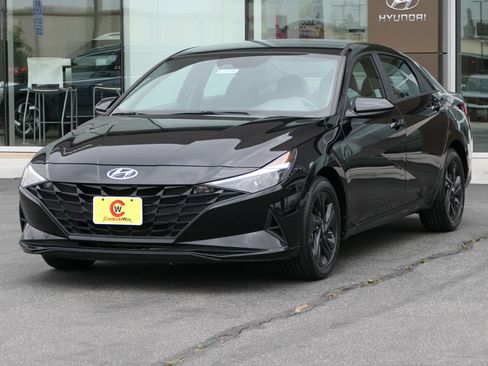 Used 2023 Hyundai Elantra SEL FWD image 7
