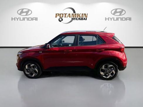 Used 2024 Hyundai Venue Limited FWD image 8