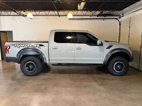 Used 2017 Ford F150 Raptor w/ Equipment Group 802A Luxury image 5