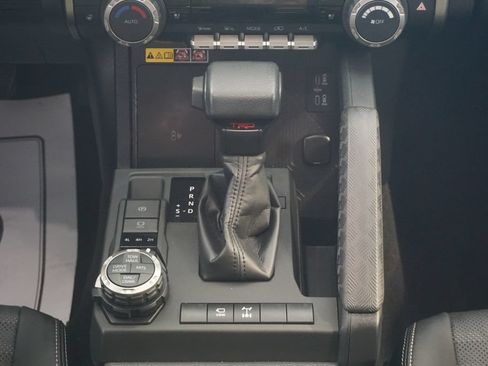 Used 2025 Toyota 4Runner TRD Off-Road Premium AWD/4WD image 34