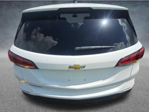 Used 2024 Chevrolet Equinox LS w/ LS Convenience Package FWD image 5
