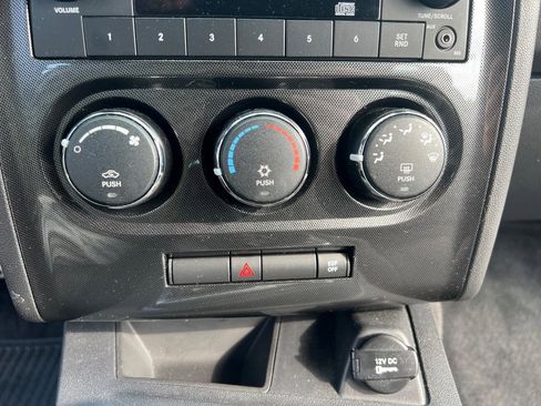 Used 2009 Dodge Challenger R/T image 21