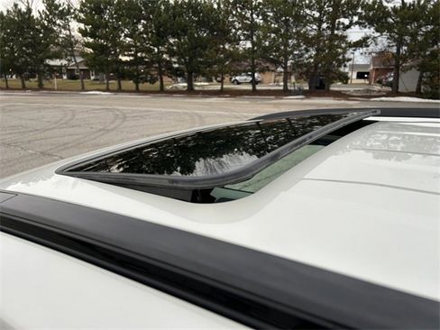 Used 2021 Toyota RAV4 Limited image 17