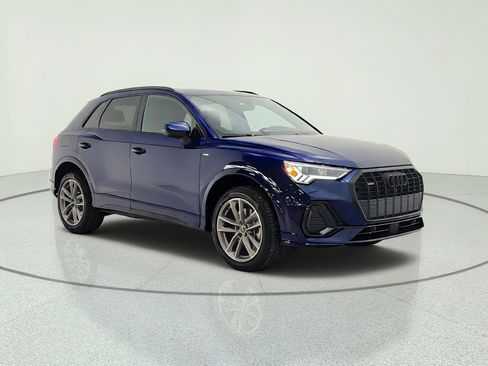 Used 2025 Audi Q3 2.0T Premium w/ Convenience Package AWD/4WD image 3