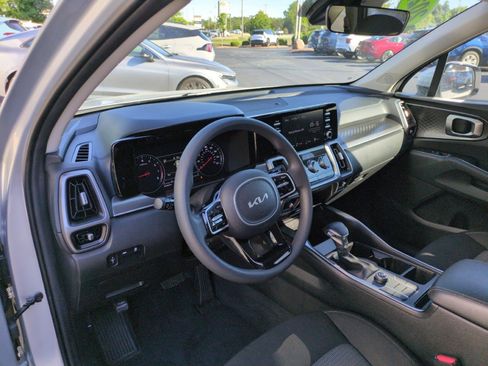 Used 2022 Kia Sorento LX FWD image 17