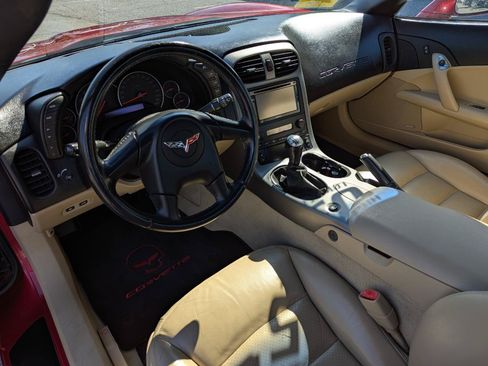 Used 2005 Chevrolet Corvette Coupe w/ Preferred Equipment Group RWD image 13