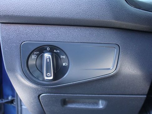 Used 2018 Volkswagen Tiguan SE FWD image 28