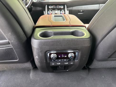 Used 2023 GMC Yukon XL Denali Ultimate AWD/4WD image 31