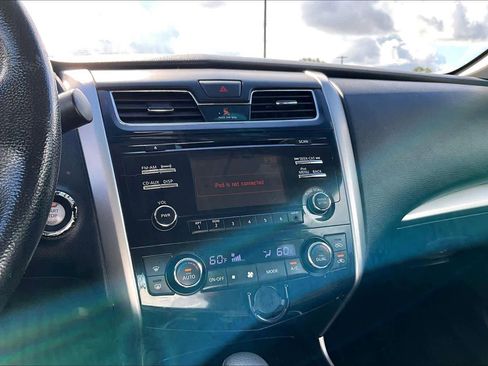 Used 2013 Nissan Altima 2.5 SV FWD image 33