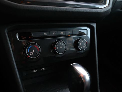 Used 2020 Volkswagen Tiguan S image 24