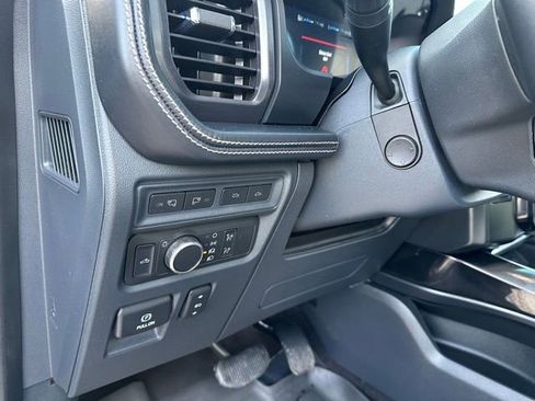 Used 2022 Ford F150 Lightning Platinum image 21