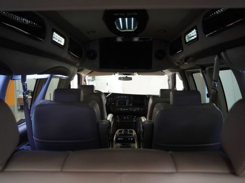 Used 2016 GMC Savana 2500 RWD image 10