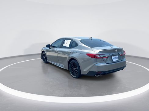 Used 2026 Toyota Camry SE FWD image 7