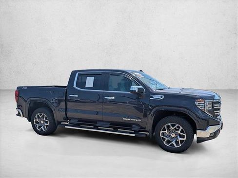 Used 2026 GMC Sierra 1500 SLT AWD/4WD image 4