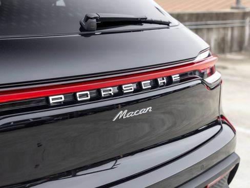 Certified 2026 Porsche Macan AWD/4WD image 22