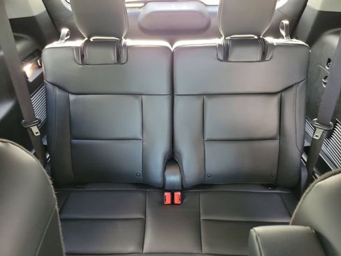 Used 2023 Ford Explorer XLT w/ Equipment Group 202A RWD image 13