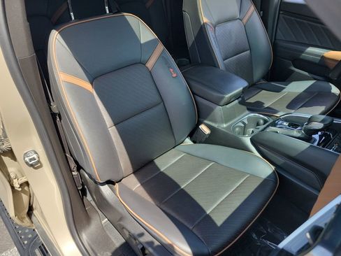 Used 2024 GMC Canyon AT4 w/ AT4 Premium Package AWD/4WD image 22