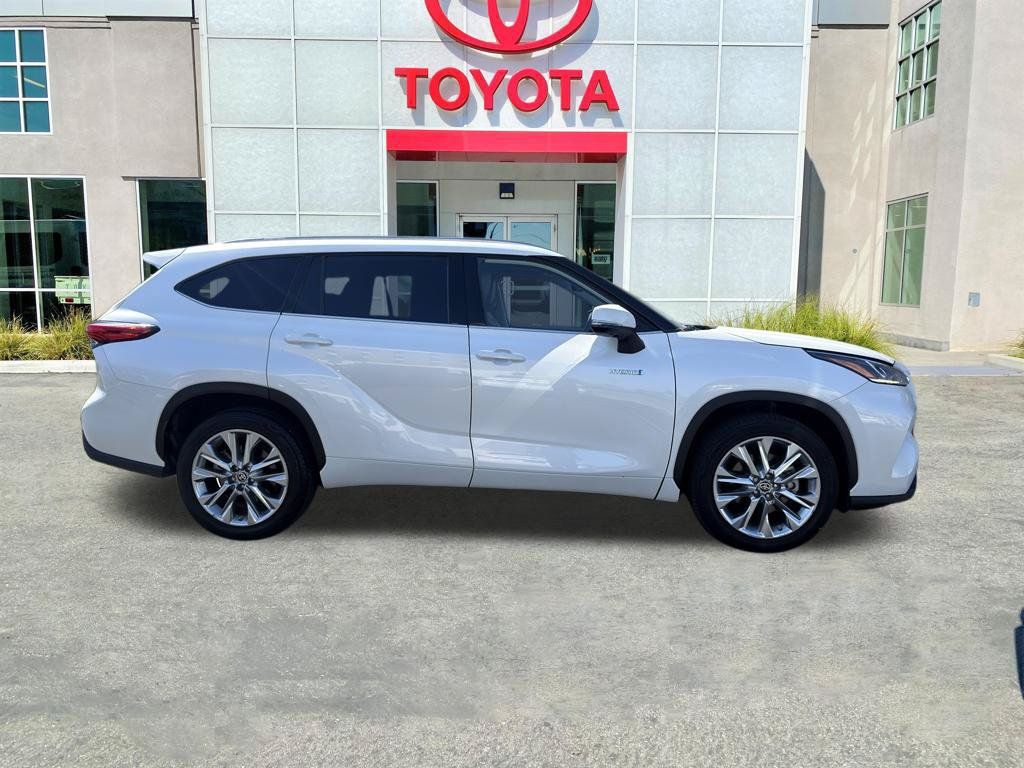 Used 2021 Toyota Highlander Limited FWD image 7