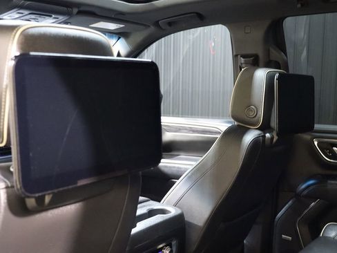 Used 2021 GMC Yukon SLT w/ SLT Premium Package image 57