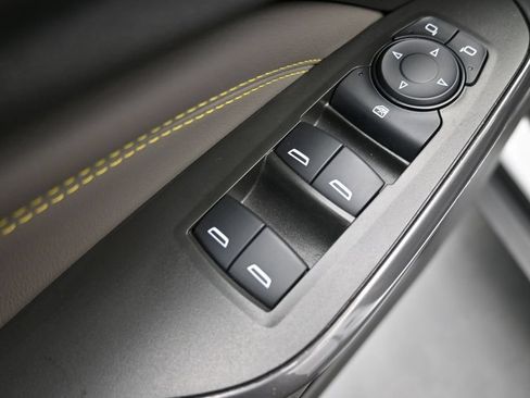 Used 2025 Chevrolet Trax ACTIV FWD image 14