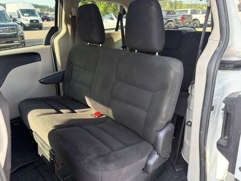 Used 2020 Dodge Grand Caravan SE FWD image 11