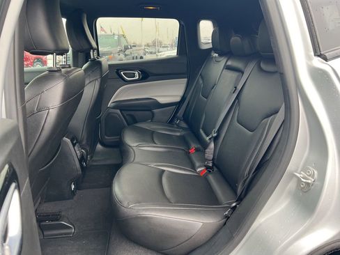 Used 2025 Jeep Compass Limited image 27