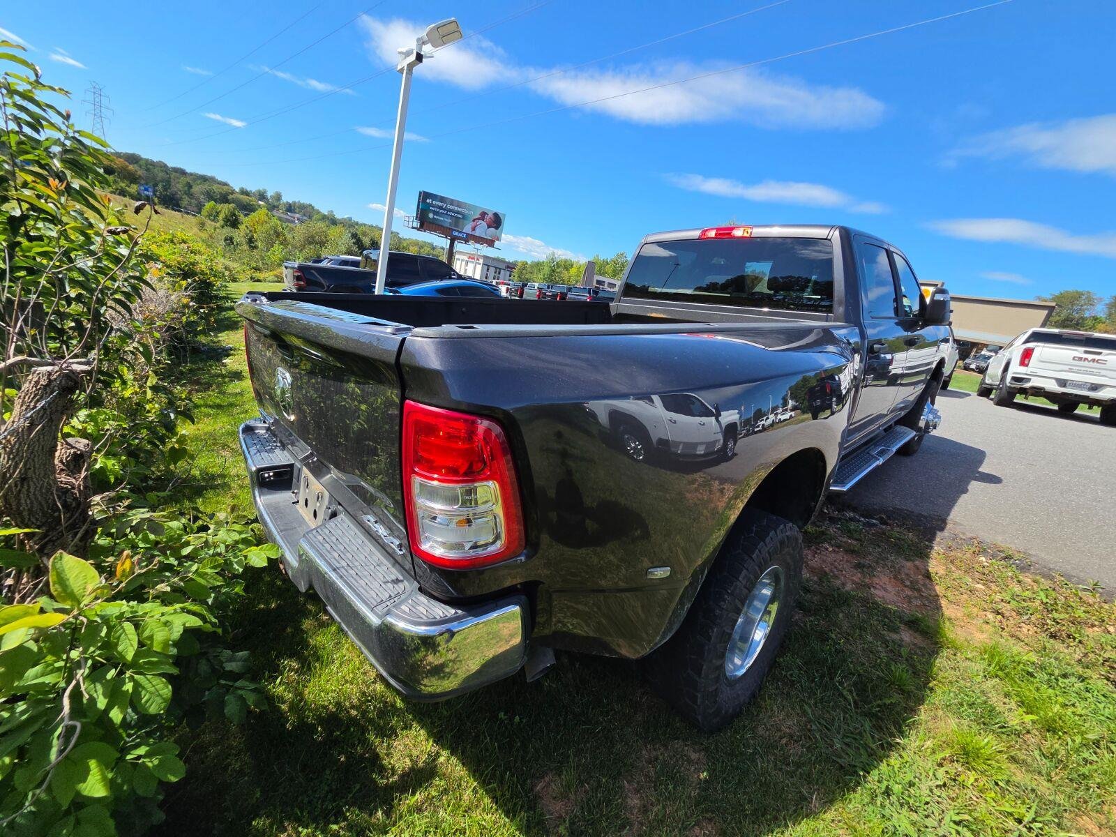 Used 2023 RAM 3500 Big Horn w/ Level 1 Equipment Group AWD/4WD image 9