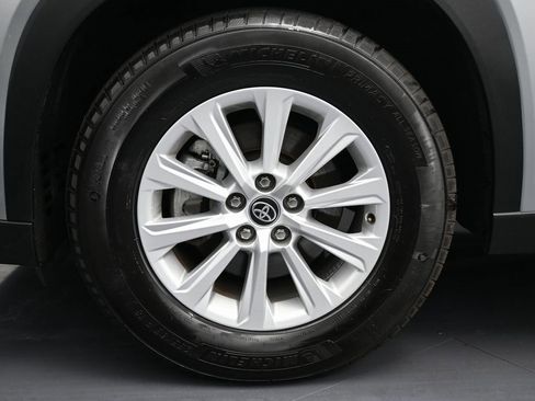 Used 2024 Toyota Grand Highlander XLE image 11