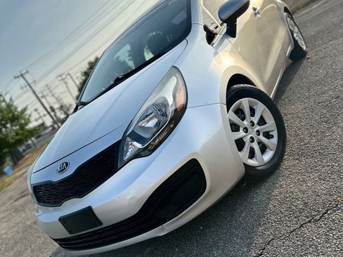 Used 2014 Kia Rio LX FWD image 2