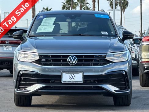 Certified 2024 Volkswagen Tiguan SE R-Line image 9