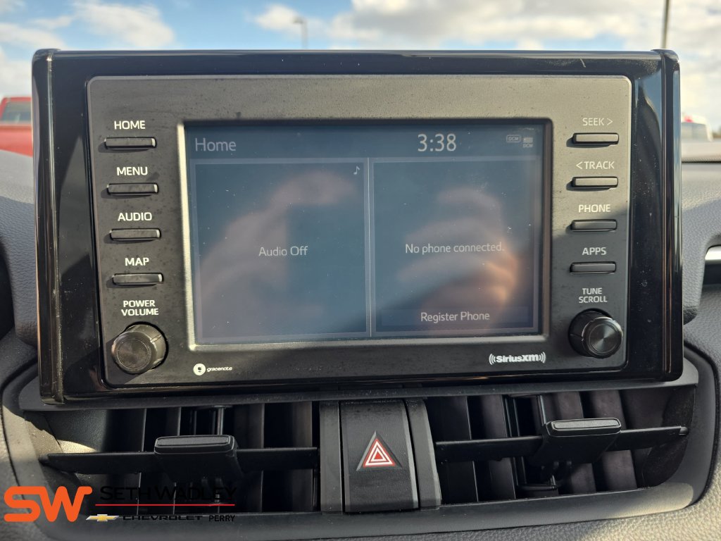 Used 2021 Toyota RAV4 LE FWD image 20