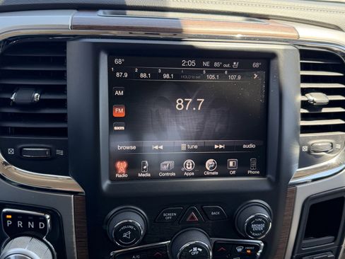 Used 2014 RAM 1500 Laramie RWD image 31