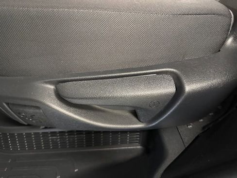 Used 2023 Toyota Highlander LE image 20