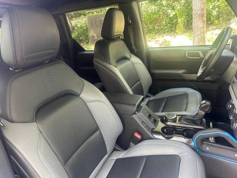 Used 2022 Ford Bronco Black Diamond AWD/4WD image 9
