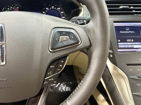 Used 2013 Lincoln MKZ image 16