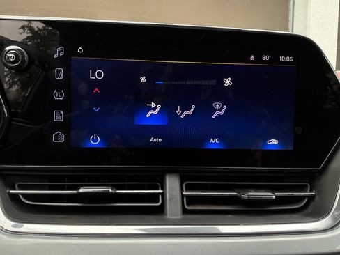 Used 2025 Chevrolet Trax LT FWD image 26