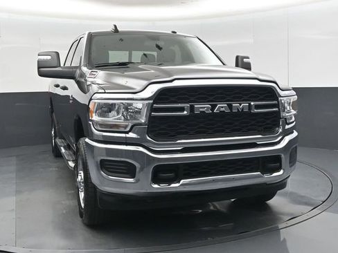 Used 2024 RAM 2500 Tradesman w/ Chrome Appearance Group AWD/4WD image 12