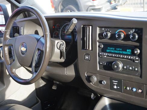 Used 2020 Chevrolet Express 3500 Extended w/ Driver Convenience Package RWD image 31