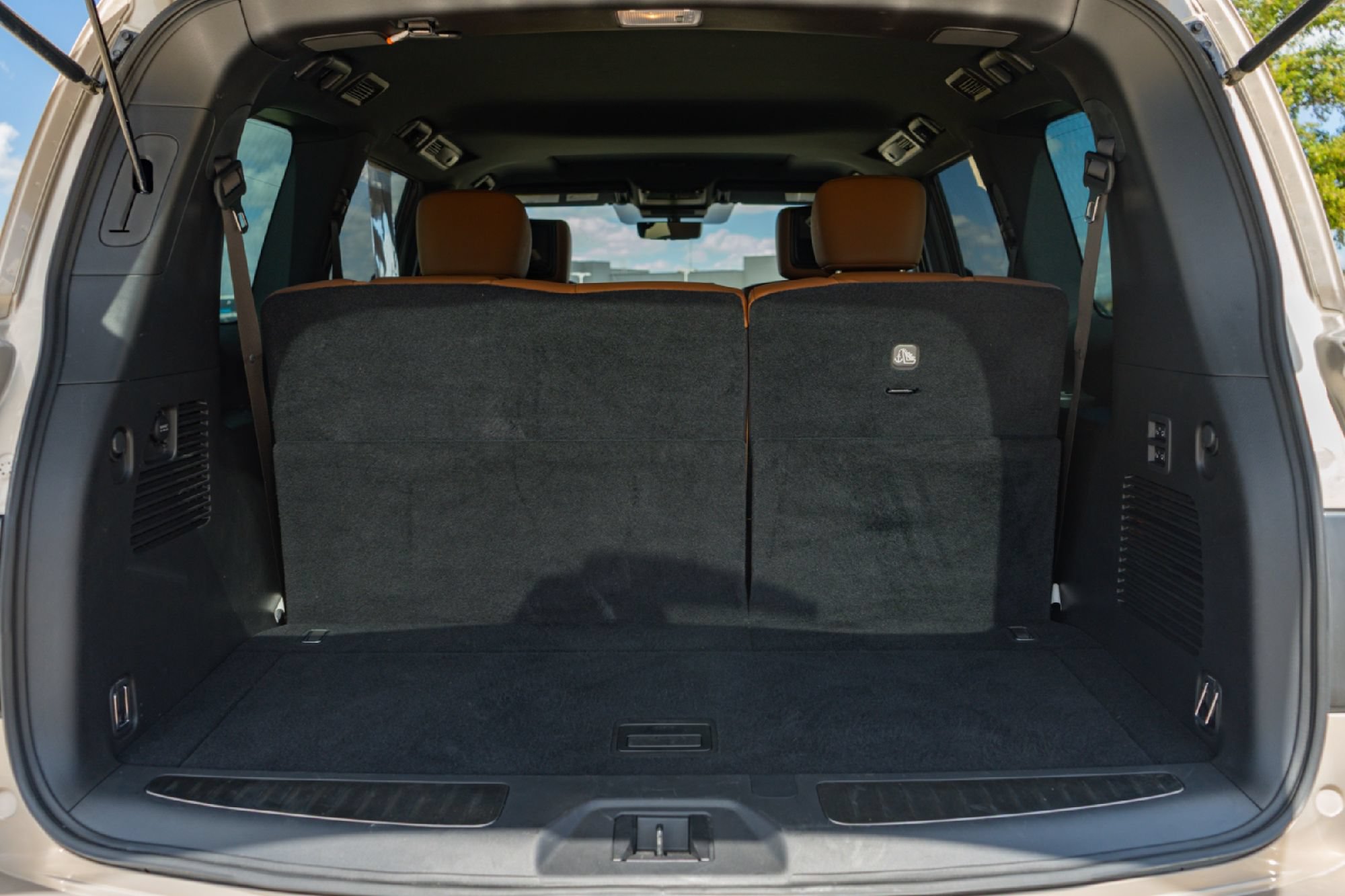 Certified 2023 INFINITI QX80 Sensory w/ All-Season Package AWD/4WD image 29