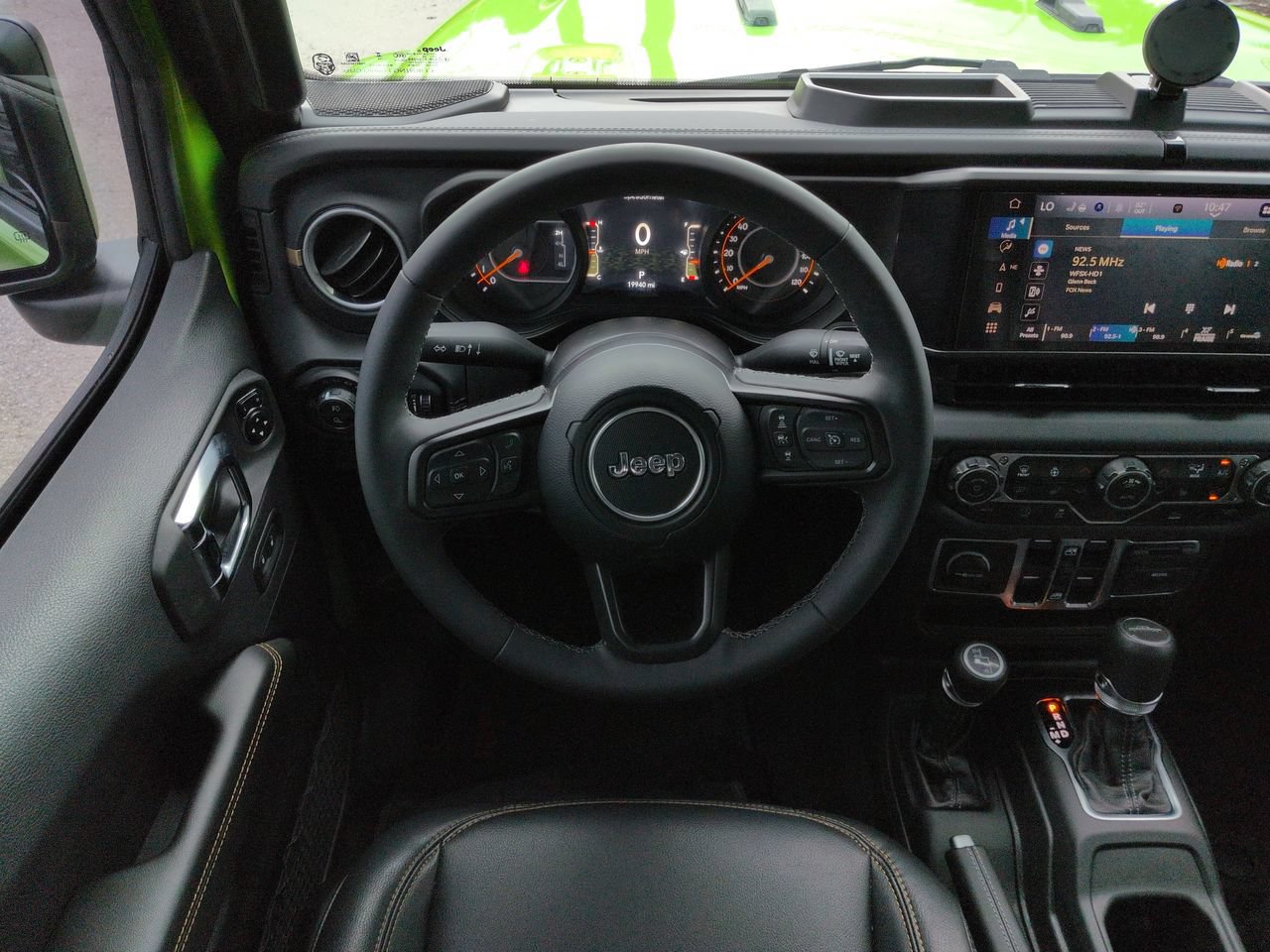 Used 2025 Jeep Gladiator Sport AWD/4WD image 16