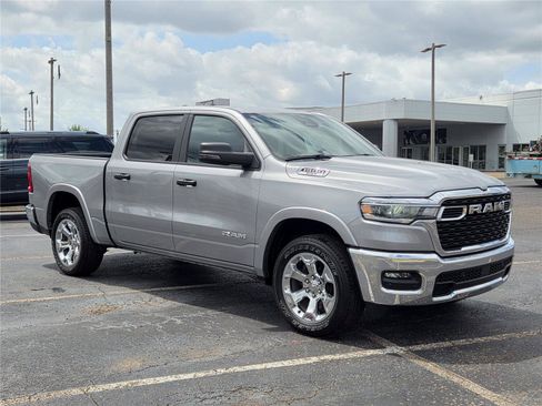Certified 2025 RAM 1500 Big Horn AWD/4WD image 3