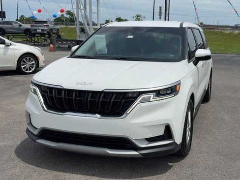 Used 2022 Kia Carnival LX FWD image 2