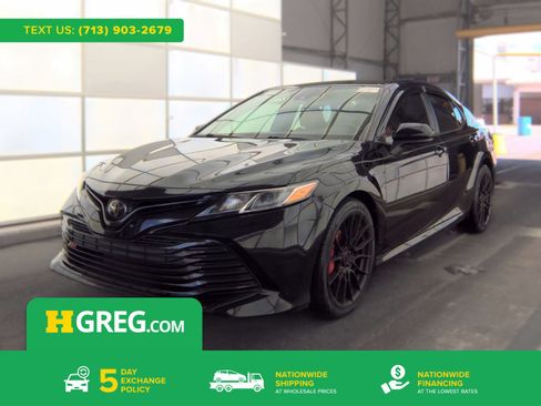 Used 2020 Toyota Camry LE FWD image 1