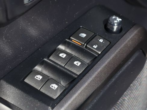 Used 2020 Toyota Tacoma TRD Off-Road AWD/4WD image 15