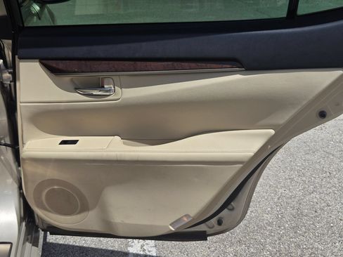 Used 2015 Lexus ES 350 w/ Premium Package FWD image 27