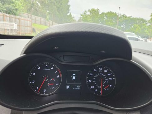Used 2017 Hyundai Veloster Turbo w/ Tech Package 02 FWD image 14