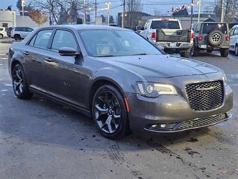 Used 2023 Chrysler 300 S image 8