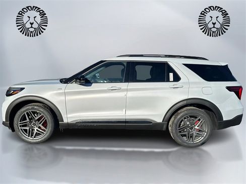 New 2026 Ford Explorer ST-Line w/ ST-Line Street Pack image 8